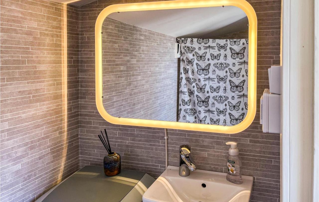 Cozy Home In Strmstad With Wifi Stromstad Bagian luar foto